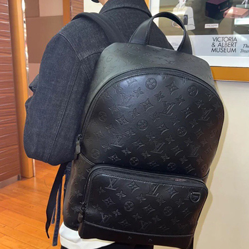 [홍콩명품.Louis Vuitton] 루이비통 모노그램 레이서 남성용 백팩 블랙 M46109, 홍콩명품가방,최신,22SS,남자가방,미러급,레플리카,무브타임,직구쇼핑몰