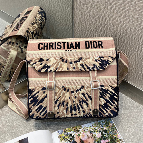 [홍콩명품,Christian Dior] 디올 23SS 레브 드 인피니 디올캠프 메신저 백, BGM791, 홍콩명품가방,손목가방,크로스백,핸드백,구매대행,무브타임