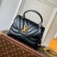 [홍콩명품.LOUIS VUITTON] 루이비통 23SS 홀드 미 M21797 (2컬러), BGM1311, BDA, 홍콩명품가방,손목가방,크로스백,핸드백,구매대행,무브타임