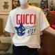 [홍콩명품.Gucci] 구찌 23SS 로고 그래픽 프린트 반팔 티셔츠 (2컬러), BM6392, KB, 홍콩명품쇼핑몰,인터넷명품,온라인명품사이트,여자명품,해외직구