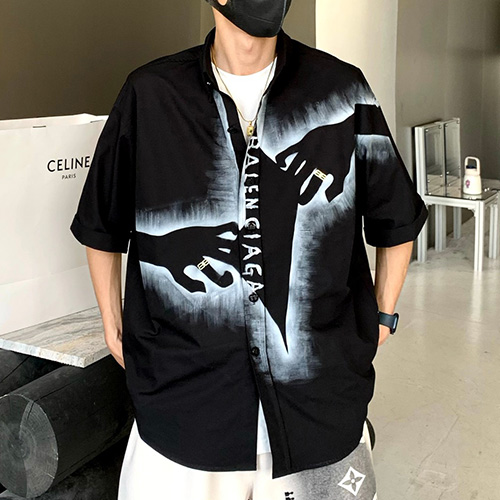 [홍콩명품.BALENCIAGA] 발렌시아가 23SS 로고 그래픽 프린트 반팔 남방 셔츠 (2컬러), BM7783, GG, 온라인명품쇼핑몰,남자명품의류,인터넷쇼핑몰,해외직구