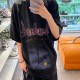 [홍콩명품.VETEMENTS] 베트멍 23SS 로고 그래픽 프린트 빈티지 반팔 티셔츠, BM8499, RO, 온라인명품쇼핑몰,남자명품의류,인터넷쇼핑몰,해외직구