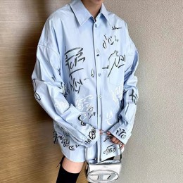 [홍콩명품.BALENCIAGA] 발렌시아가 23SS 로고 그래비티 프린트 남방 셔츠, BM8700, TOP, 온라인명품쇼핑몰,남자명품의류,인터넷쇼핑몰,해외직구