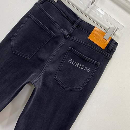 [홍콩명품.Burberry] 버버리 23SS 로고 데님 팬츠 진 청바지 (블랙), BM10465, JU, 홍콩명품가방,명품쇼핑몰,크로스백,핸드백,구매대행,무브타임