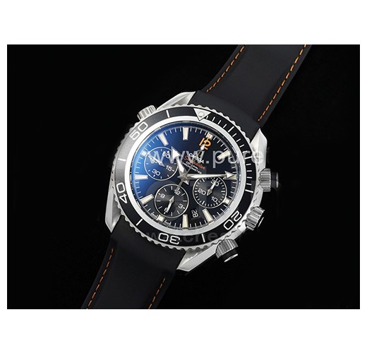 [홍콩명품시계.OMEGA] 오메가 시마스터 크로노 43mm 블랙 베젤 블랙 다이얼 고무스트랩 오렌지 라인