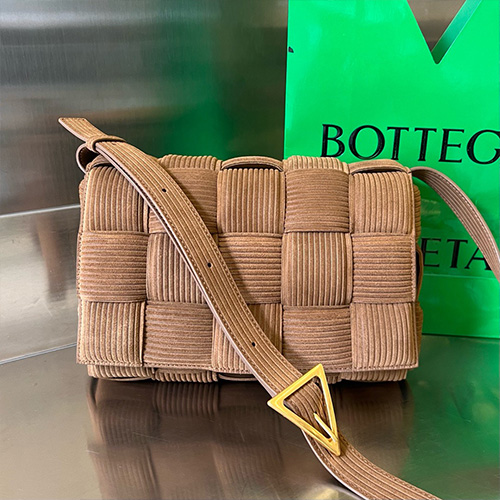 [홍콩명품.BOTTEGA VENETA] 보테가베네타 24SS 패딩 카세트백 755611V38T12282, BGM2703, BDA, 홍콩명품가방,명품쇼핑몰,크로스백,핸드백,구매대행,무브타임