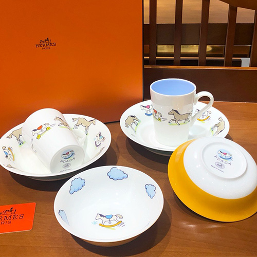 [홍콩명품.Hermes] 에르메스 24SS 로고 유아용 도자기 주방 용기 키친 세트 (6pcs), ET2362, ZAKKA, 명품악세사리,팔찌,귀걸이,반지