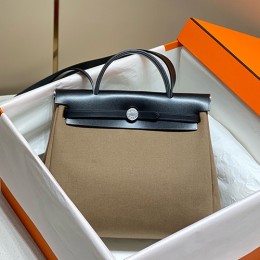 [홍콩명품.Hermes] 에르메스 24SS 로고 HERBAG 핸드백 토트백 (불랙-브라운-은장), BGM3257, H3, 홍콩명품가방,명품쇼핑몰,크로스백,핸드백,구매대행,무브타임