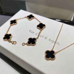 [홍콩명품.VANCLEEF&ARPELS] 반클리프아펠 퓨어 알함브라 24SS 로고 펜던트 네크리스 목걸이 팔찌 세트 (골드-블랙), ET2540, AGG, 홍콩명품쇼핑몰,인터넷명품,온라인명품사이트,남자명품,해외직구