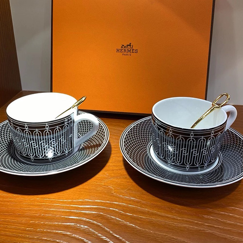 [홍콩명품.Hermes] 에르메스 24SS 선물용 로고 도자기 티컵 커피컵 세트 (6pcs), ET2610, ZAKKA, 명품악세사리,팔찌,귀걸이,반지