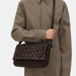 [홍콩명품.BOTTEGA VENETA] 보테가베네타 24SS 로고 Rumple 인트레치아토 레더 가죽 크로스백 (브라운), BGM3323, BT, 홍콩명품가방,명품쇼핑몰,크로스백,핸드백,구매대행,무브타임