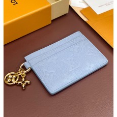 [홍콩명품.LOUIS VUITTON] 루이비통 24SS 로고 모노그램 LV 참 카드 홀더 블루 M82132, BGM3731, BDA, 명품지갑,무브타임쇼핑몰,홍콩명품,사이트,명품쇼핑몰