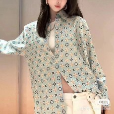 [홍콩명품.LOUIS VUITTON] 루이비통 24SS 로고 모노그램 여성 남방 셔츠 (스카이블루), BM15973, TBG, 홍콩명품의류,구매대행,온라인명품