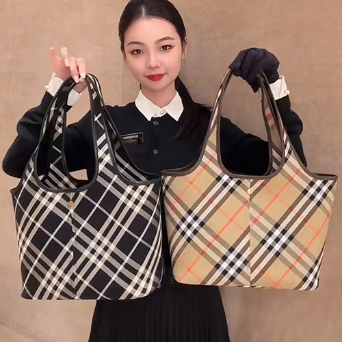 [홍콩명품.Burberry] 버버리 24SS 로고 체크패턴 핸드백 쇼퍼백 (2컬러), BGM4165, BC, 홍콩명품가방,명품쇼핑몰,크로스백,핸드백,구매대행