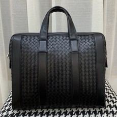 [홍콩명품.BOTTEGA VENETA] 보테가베네타 24SS 로고 인트레치아토 레더 가죽 메신저백 크로스백 (블랙), BGM4176, BT, 홍콩명품가방,명품쇼핑몰,크로스백,핸드백,구매대행