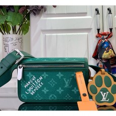 [홍콩명품.LOUIS VUITTON] 루이비통 25SS 로고 모노그램 보스포어 웨어러블 월릿 부띠끄 M12637, BGM4515, JASON, 홍콩명품가방,명품쇼핑몰,크로스백,핸드백,구매대행