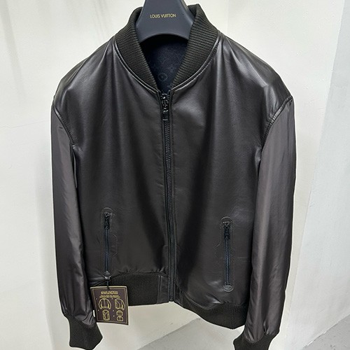 [홍콩명품.LOUIS VUITTON] 루이비통 25SS 로고 모노그램 리버서블 레더 가죽 봄버 자켓 (브라운), BM20070, TOM, 홍콩명품의류,구매대행,온라인명품