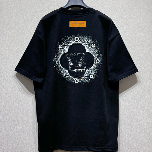 [홍콩명품.LOUIS VUITTON] 루이비통 25SS 로고 그래픽 반팔 티셔츠 (2컬러), BM20130, KB, 홍콩명품의류,구매대행,온라인명품