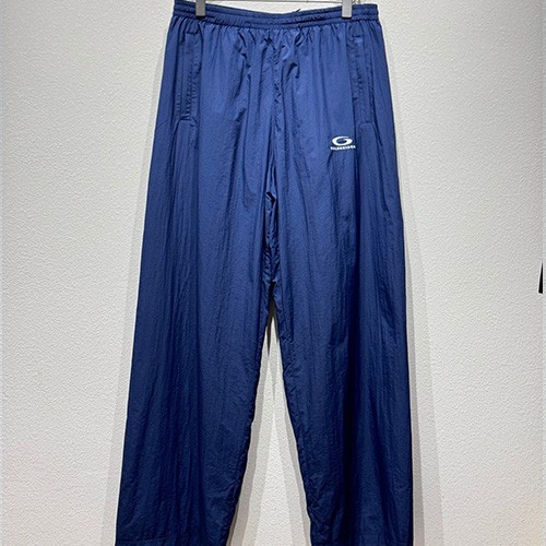 [홍콩명품.BALENCIAGA] 발렌시아가 25SS 로고 자수 오버핏 팬츠 바지 (블루), BM20152, KB, 홍콩명품의류,구매대행,온라인명품