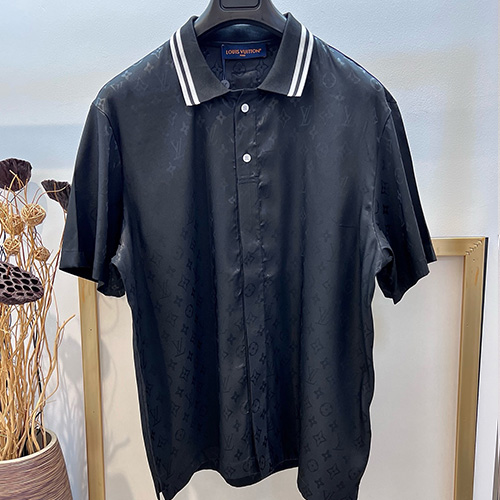 [홍콩명품.LOUIS VUITTON] 루이비통 25SS 로고 모노그램 파자마 반팔 티셔츠 + 쇼츠 반바지 상하의 세트 (블랙), BM20239, YS, 홍콩명품의류,구매대행,온라인명품