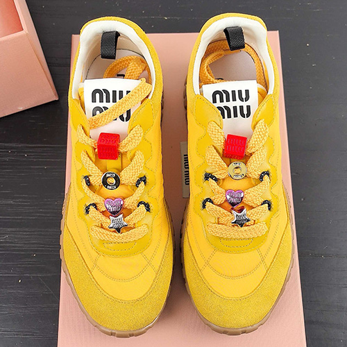 [홍콩명품,MIU MIU] 미우미우 25SS 로고 여성 스니커즈 운동화 (노랑), SE4731, ALW, 명품스니커즈,운동화,구두,로퍼,하이탑,신발