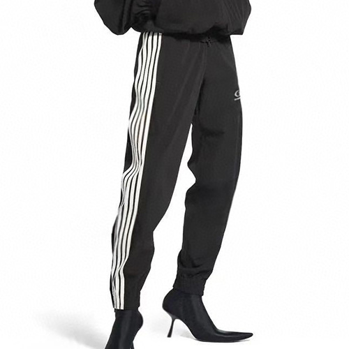 [홍콩명품.BALENCIAGA] 발렌시아가 25SS 로고 자수 4선 조거 팬츠 바지 (블랙), BM20250, KB, 홍콩명품의류,구매대행,온라인명품