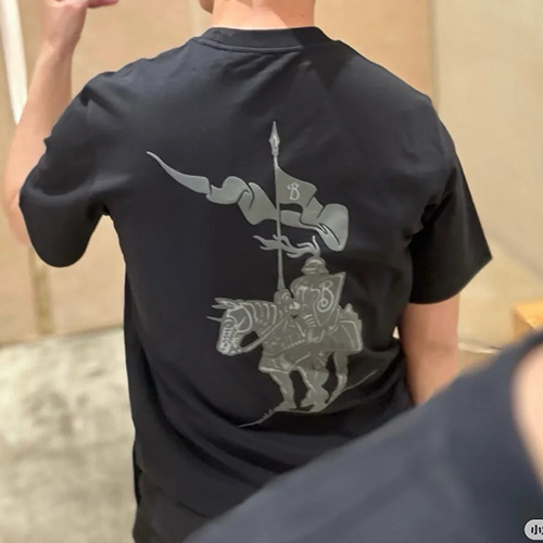 [홍콩명품.Burberry] 버버리 25SS 로고 프린트 반팔 티셔츠 (블랙), BM20302, SS, 홍콩명품의류,구매대행,온라인명품