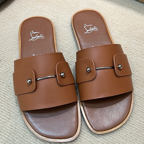 [홍콩명품.Christian Louboutin] 크리스챤루부탱 25SS 로고 레더 가죽 샌들 슬리퍼 (브라운), SE4897, S2, 명품스니커즈,운동화,구두,로퍼,하이탑,신발