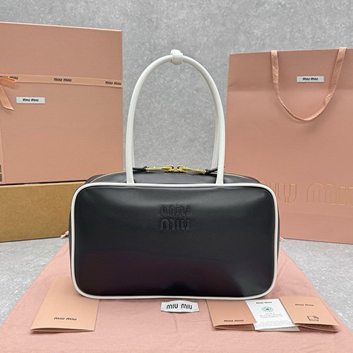 [홍콩명품, MiuMiu] 미우미우 25SS 로고 Beau 핸드백 (블랙), BGM4772, BDA, 홍콩명품가방,명품쇼핑몰,크로스백,핸드백,구매대행