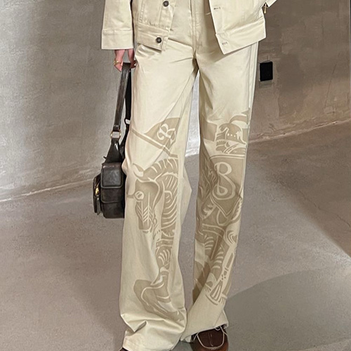 [홍콩명품.Burberry] 버버리 25SS 로고 여성 오버핏 데님 팬츠 진 청바지 (베이지), BM20804, TBG, 홍콩명품의류,구매대행,온라인명품