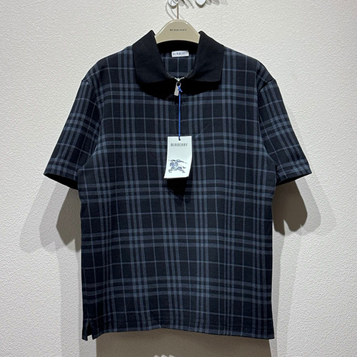 [홍콩명품.Burberry] 버버리 25SS 로고 체크 패턴 하프 지퍼 카라 반팔 티셔츠 + 쇼츠 반바지 상하의 세트 (블랙), BM20813, KB, 홍콩명품의류,구매대행,온라인명품