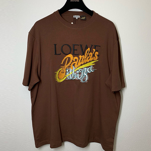 [홍콩명품.LOEWE] 로에베 25SS 로고 그래픽 자수 반팔 티셔츠 (브라운), BM21054, JL, 홍콩명품의류,구매대행,온라인명품