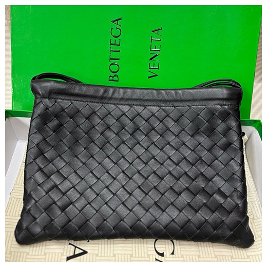 [홍콩명품.BOTTEGA VENETA] 보테가베네타 25SS 로고 인트레치아토 클러치백 (블랙), BGM4812, H3, 홍콩명품가방,명품쇼핑몰,크로스백,핸드백,구매대행