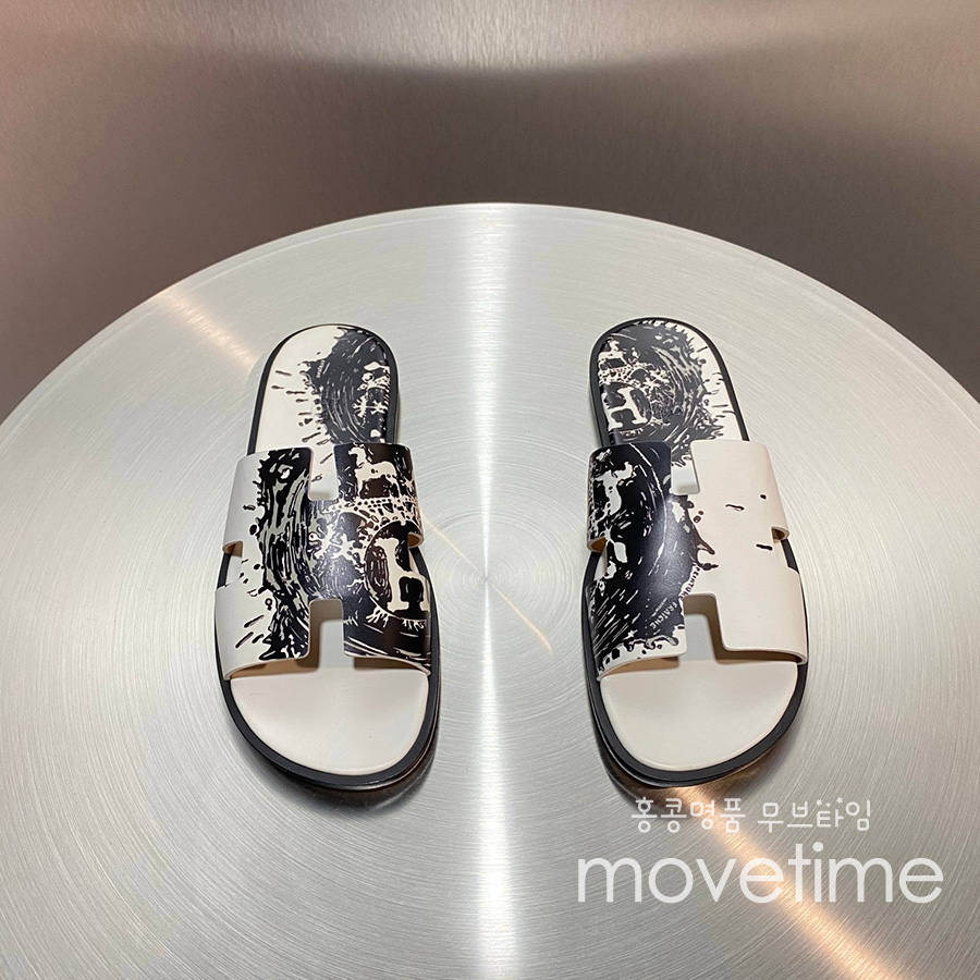 [홍콩명품.Hermes] 에르메스 25SS 로고 그래픽 이즈미르 레더 가죽 슬리퍼 (화이트), SE5200, GHS, 명품스니커즈,운동화,구두,로퍼,하이탑,신발