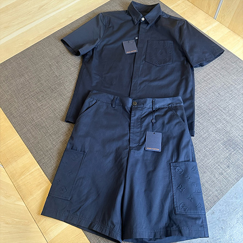[홍콩명품.LOUIS VUITTON] 루이비통 25SS 로고 모노그램 반팔 남방 셔츠 + 쇼츠 반바지 상하의 세트 (네이비), BM21635, JU, 홍콩명품가방,명품쇼핑몰,크로스백,핸드백,구매대행