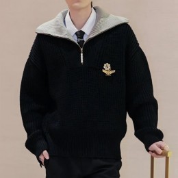 [홍콩명품.LOUIS VUITTON] 루이비통 25SS 로고 뱃지 니트 스웨터 1AHC14 (블랙), BM21677, KK, 레플리카의류,미러급사이트