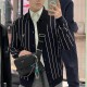 [홍콩명품,PRADA] 프라다 25SS 로고 자수 스트라이프 카라 니트 가디건 (네이비), BM21678, KK, 레플리카의류,미러급사이트