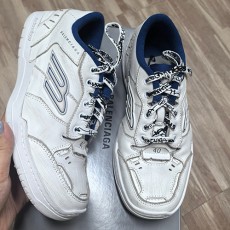 [홍콩명품.BALENCIAGA] 발렌시아가 25SS 로고 HAMPTONS WORN-OUT 스니커즈 운동화 (2컬러), SE5395, ALW, 명품스니커즈,운동화,구두,로퍼,하이탑,신발