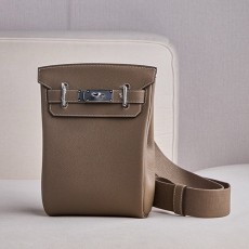 [홍콩명품.Hermes] 에르메스 25SS 로고 Hac a dos 18 토트백 크로스백 (브라운-은장), BGM5058, BDA, 홍콩명품가방,명품쇼핑몰,크로스백,핸드백,구매대행