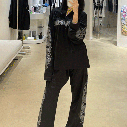 [홍콩명품.Chrome Hearts] 크롬하츠 25SS 로고 V넥 긴팔 티셔츠 + 팬츠 바지 상하의 세트 (블랙), BM21929, JL, 레플리카의류,미러급사이트