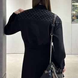 홍콩명품.LOUIS VUITTON] 루이비통 25SS 로고 여성 모노그램 쇼트 봄버 자켓 (2컬러), BM21977, MC, 레플리카의류,미러급사이트