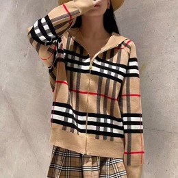 [홍콩명품.Burberry] 버버리 25SS 로고 여성 체크패턴 니트 후드 집업 자켓 (카라멜), BM22155, JL, 레플리카의류,미러급사이트