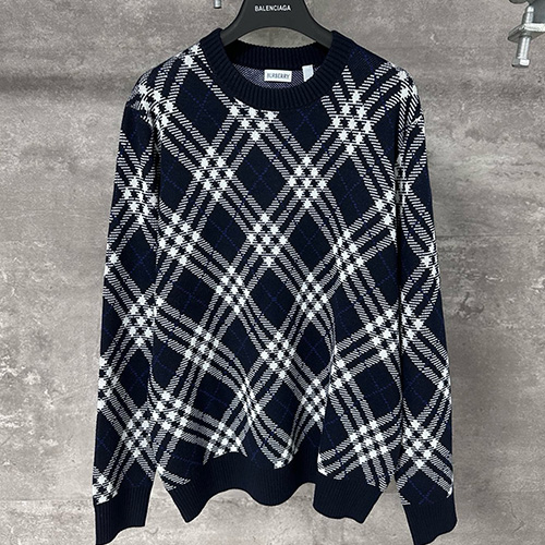 [홍콩명품.Burberry] 버버리 25SS 로고 체크패턴 니트 스웨터 (네이비), BM22206, KK, 레플리카의류,미러급사이트