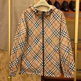 [가격문의][홍콩명품.Burberry] 버버리 25SS 로고 체크패턴 리버서블 후드 바람막이 자켓 (베이지), BM22210, S1F, 레플리카의류,미러급사이트
