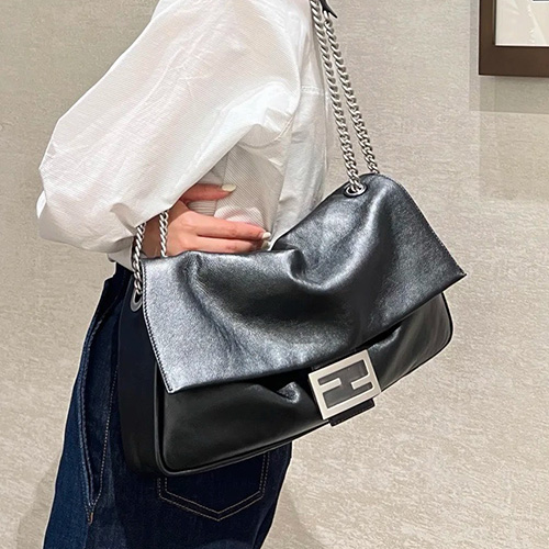 [홍콩명품,FENDI] 펜디 25SS 로고 BAGUETTE 크로스백 (블랙), BGM5194, BDA, 홍콩명품가방,명품쇼핑몰,크로스백,핸드백,구매대행