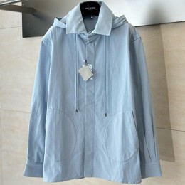 [홍콩명품.LOEWE] 로에베 25SS 로고 자수 후드 바람막이 자켓 (스카이블루), BM22576, TOP, 레플리카의류,미러급사이트