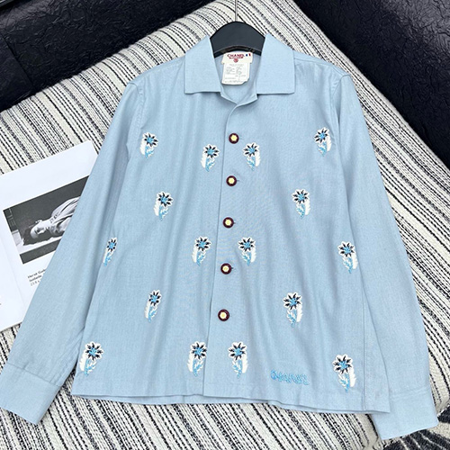 [홍콩명품.CHANEL] 샤넬 25SS 로고 여성 플라워 자수 남방 셔츠 (스카이블루), BM22687, TBG, 레플리카의류,미러급사이트