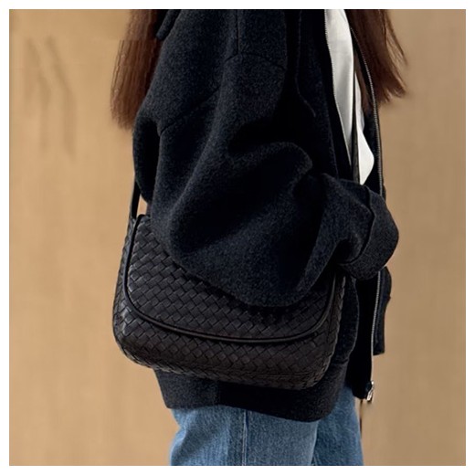 [홍콩명품.BOTTEGA VENETA] 보테가베네타 25SS 로고 크로스백 843836V5KD0 8803 (블랙), BGM5258, BDA, 홍콩명품가방,명품쇼핑몰,크로스백,핸드백,구매대행