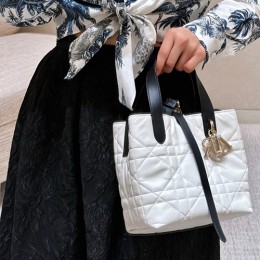 [홍콩명품,Christian Dior] 디올 25SS 로고 TOUJOURS 스몰 토트백 핸드백 (화이트), BGM5266, BDA, 홍콩명품가방,명품쇼핑몰,크로스백,핸드백,구매대행