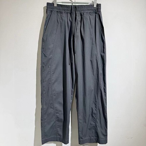 [홍콩명품.BOTTEGA VENETA] 보테가베네타 25SS 로고 오버핏 조거 팬츠 바지 (그레이), BM23034, X2, 레플리카의류,미러급사이트